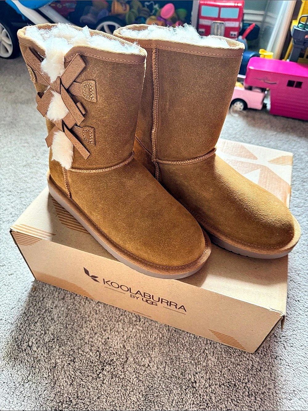 Koolaburra by UGG Victoria Short Brown Winter Boots
